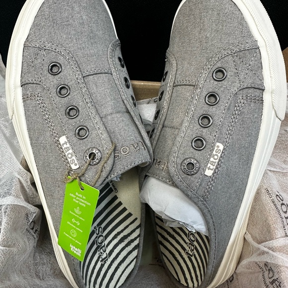 Taos Footwear Shoes - Taos Brand New slip on shoes!